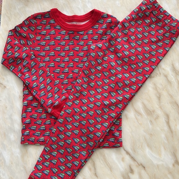 Vineyard Vines Kids Red Truck‎ and Christmas Tree 2-Piece Pajama Set Size 6/7 - Picture 1 of 9